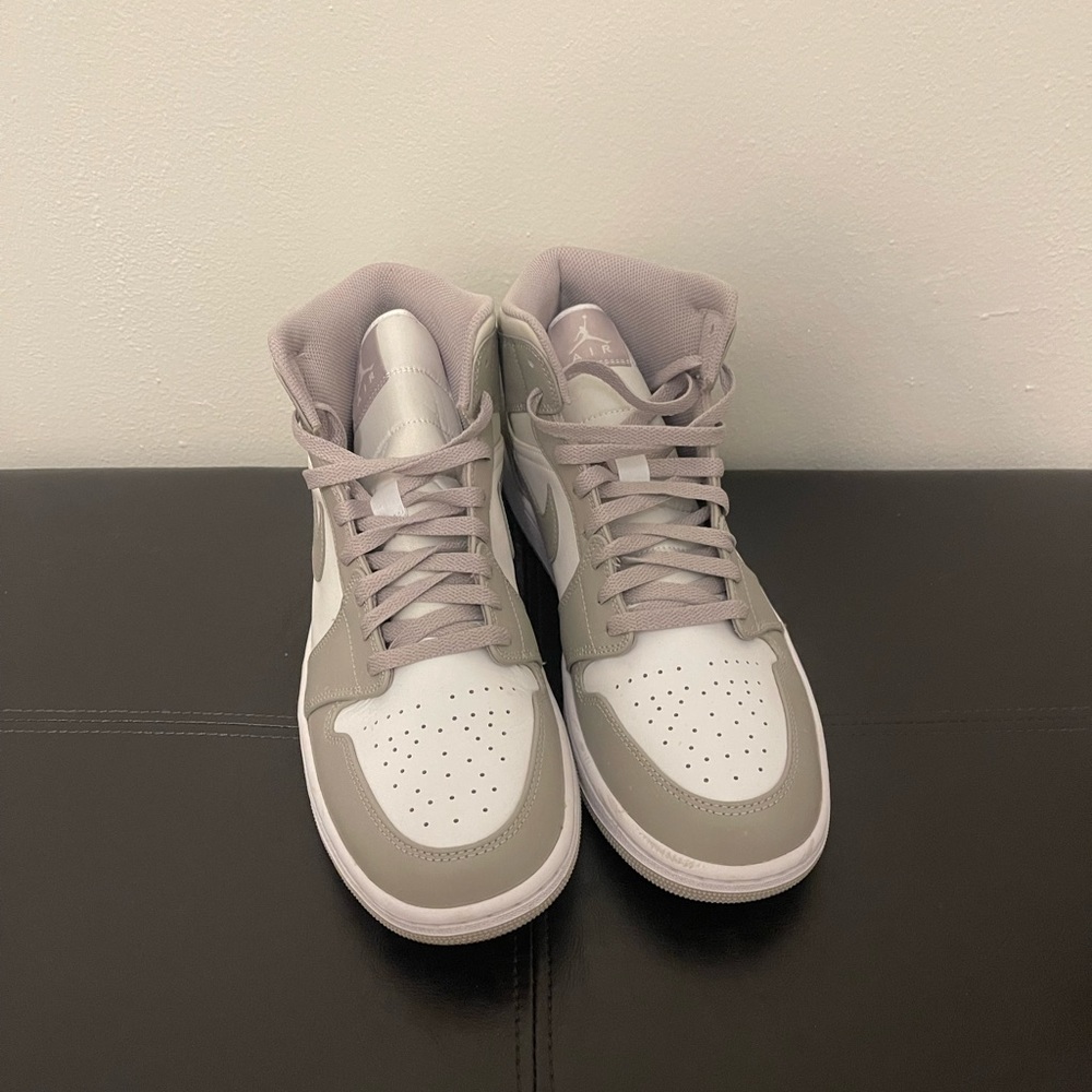 Men’s Jordan Ones - Picture 4 of 4